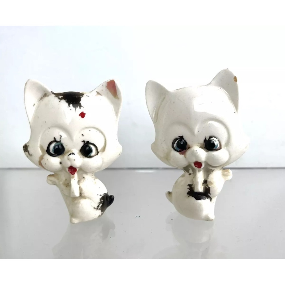 Vintage 2 Kittens Cat Figurines Japan Kitty White Playful Animals Ceramic 2.5”H